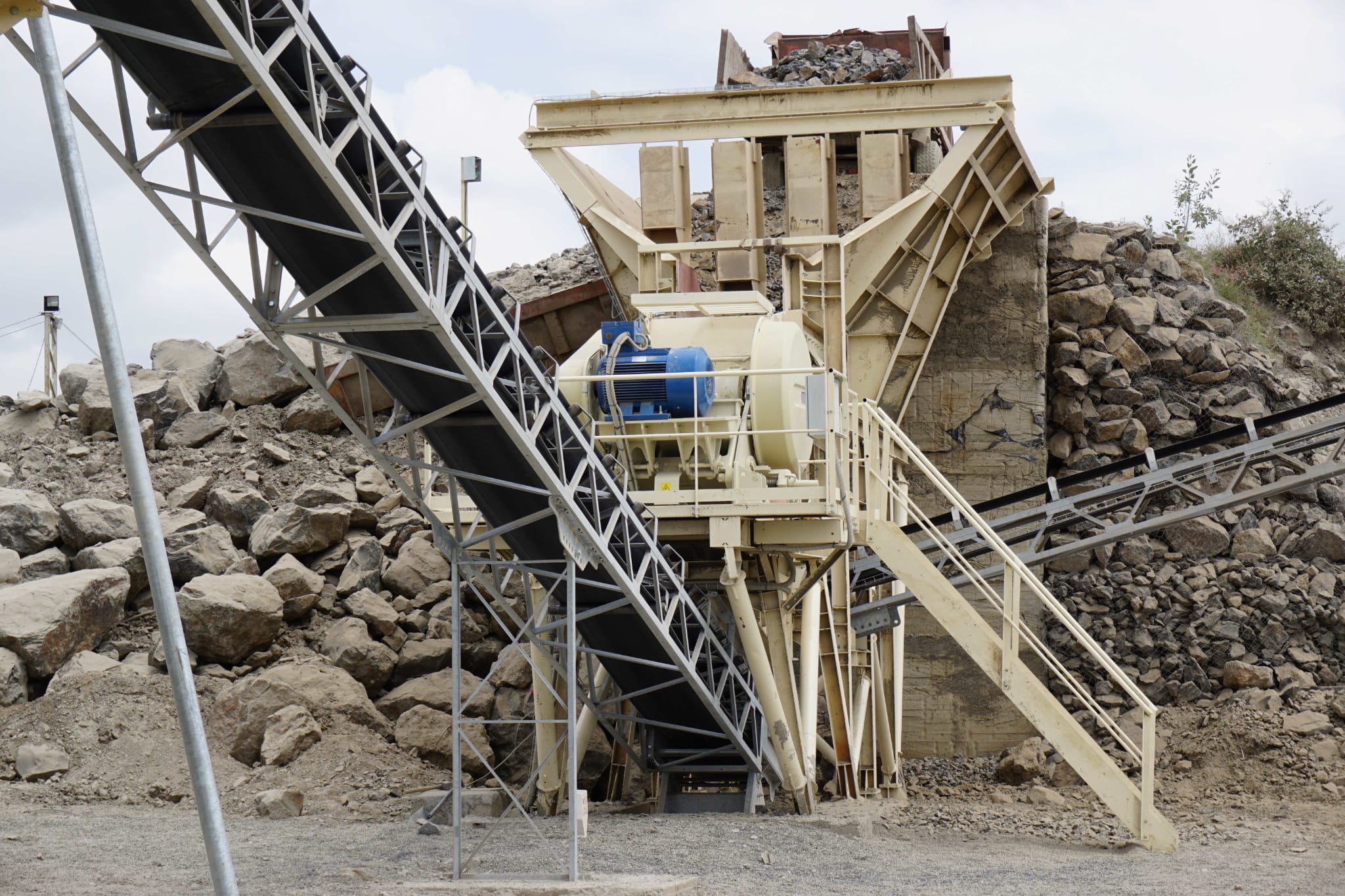 Metso crushing and screening equipment undergoing maintenance to improve plant efficiency and reduce downtime