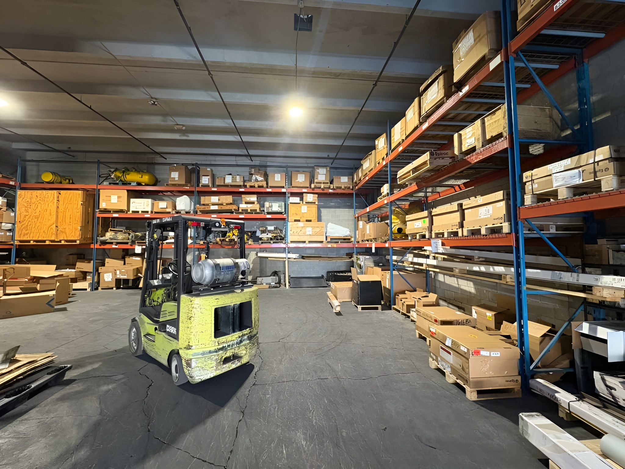 Heavy equipment parts supplier coordinating multi-brand mining and quarrying components from a Miami-based logistics and sourcing operation