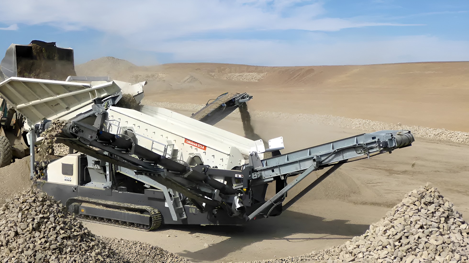 Metso Lokotrack ST2.8 mobile scalping screen available for sale through Millennium Machinery for Ecuador, Panama, and Guyana
